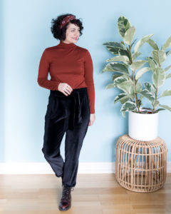 Selbstgenähtes Outfit Schnittmuster Rollkragenpullover Schnittmuster Hose Wrapped - Schnittduett - Moderne Schnittmuster für Frauen, die minimalistische Mode lieben