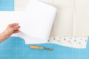 Anleitung Abnäher übertragen - Kopierpapier und Kopierrädchen - Schnittduett